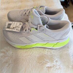 BNIB Adidas Adistar running shoes